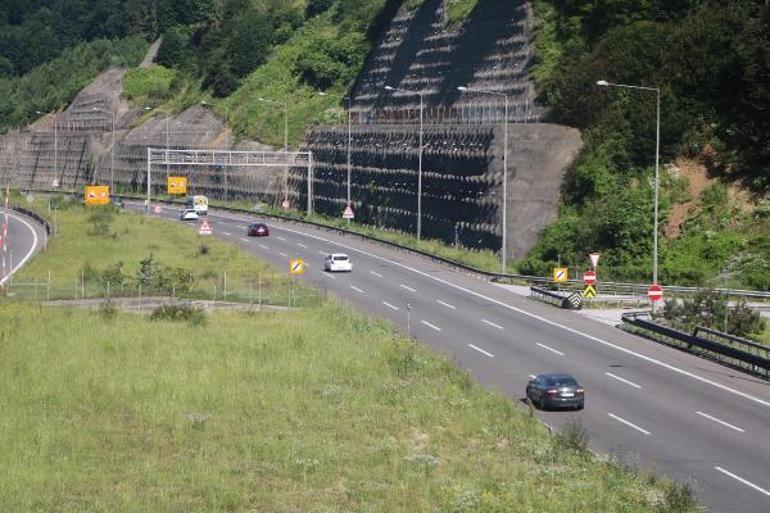 Dönüş yolunda Bolu Dağı geçişinde akıcı yoğunluk