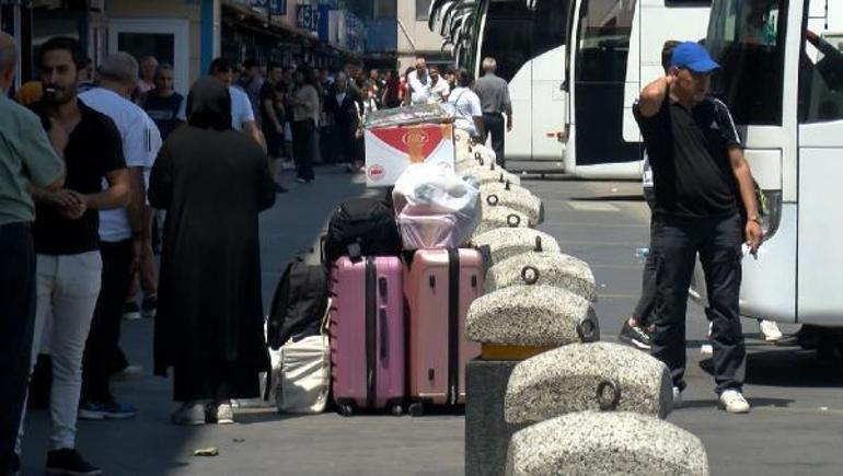 Bayrampaşadaki 15 Temmuz Demokrasi Otogarında dönüş hareketliliği sürüyor