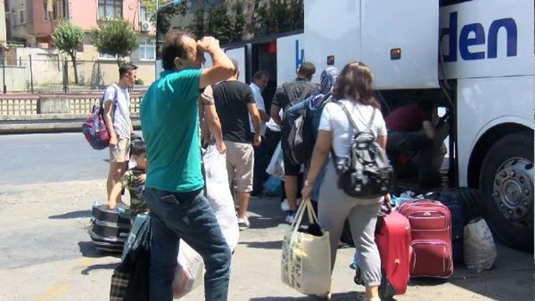 Bayrampaşadaki 15 Temmuz Demokrasi Otogarında dönüş hareketliliği sürüyor