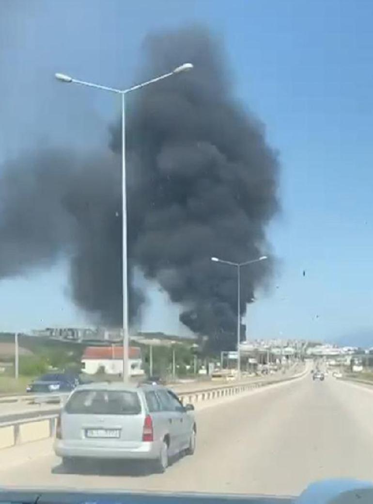 Bursada, oto lastikçide yangın