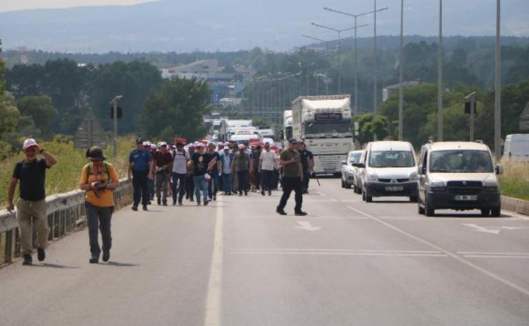 Tanju Özcanın Ankaraya Değişim ve Adalet yürüyüşü başladı