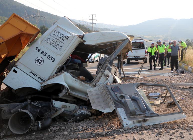 Freni patlayan kamyon toprak yoldan D-100 karayoluna uçtu: 2 yaralı