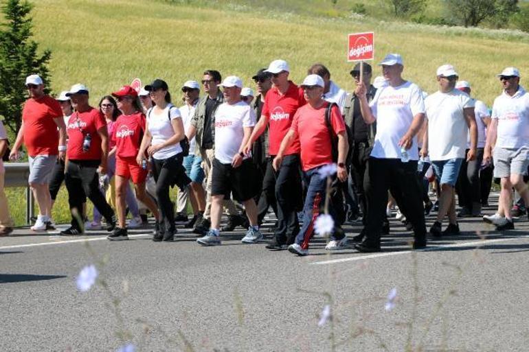 Tanju Özcanın Ankaraya başlattığı Değişim ve Adalet yürüyüşünde 3üncü gün