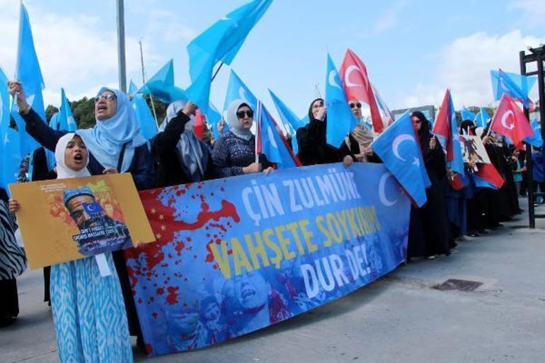 Çin Konsolosluğu önünde ‘Urumçi’ protestosu