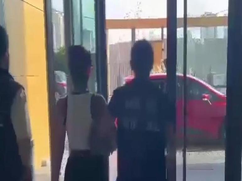 Şarkıcı Asya Alizade tekrar gözaltına alındı