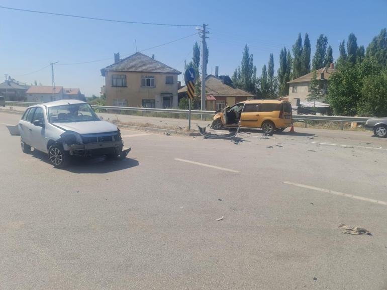 Taksi ile otomobil çarpıştı: 1 ölü, 1 yaralı