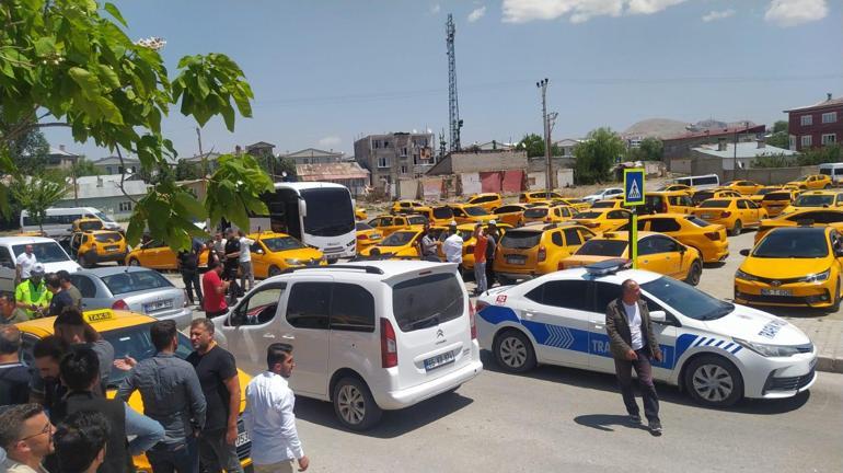 Vandaki taksiciler kontak kapattı