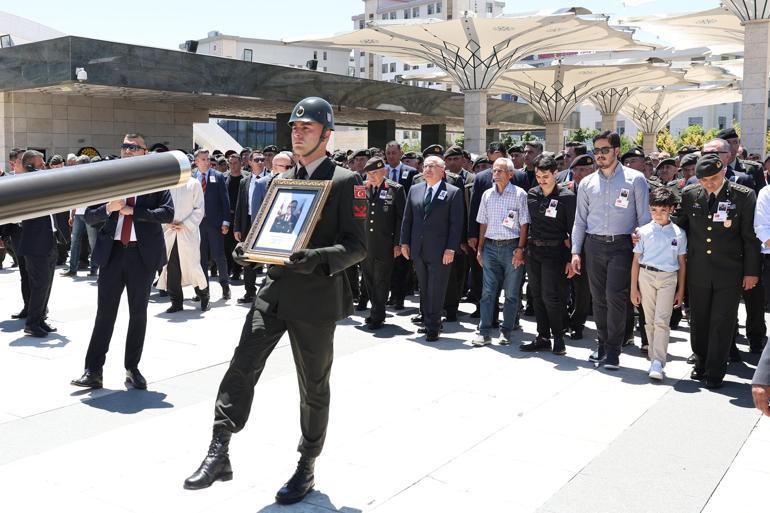 Bakan Güler, Tuğgeneral Kayanın cenaze törenine katıldı