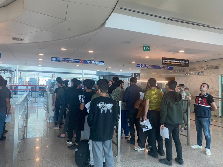 Kocaelide 221 kaçak göçmen sınır dışı edildi