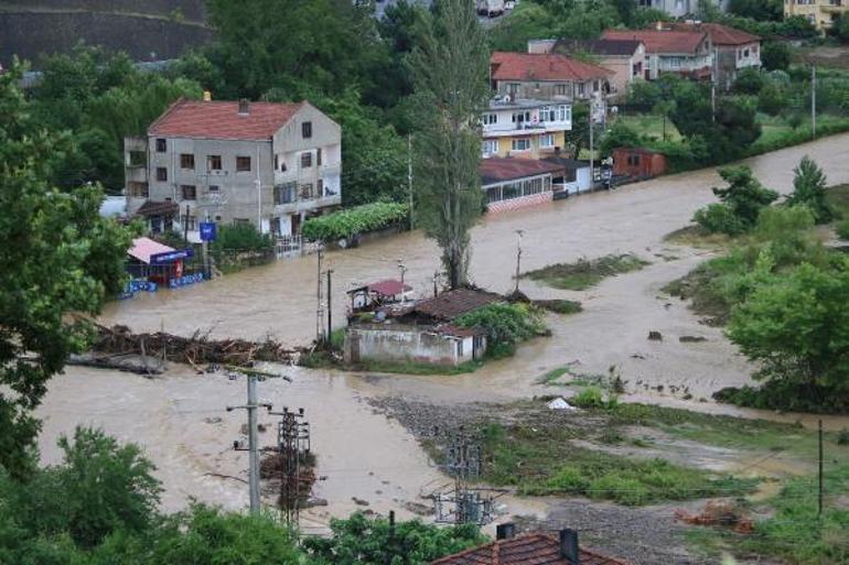 Zonguldakta sağanak; dereler taştı, heyelan oldu