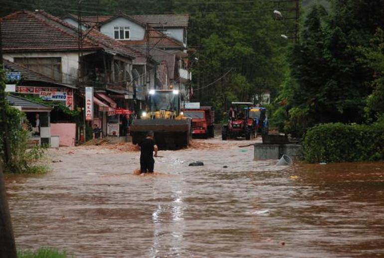 Bartın’da sağanak; dereler taştı, mahsur kalanlar kurtarıldı