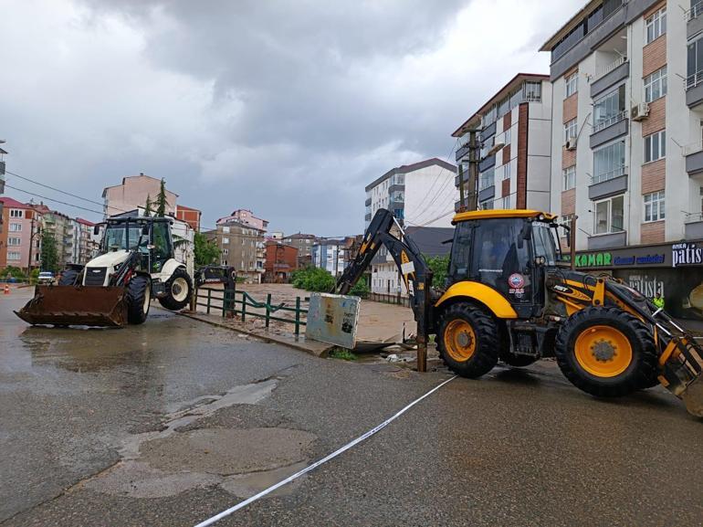 Giresun’da sağanak; dere taştı, evleri su bastı