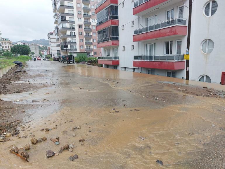 Giresun’da sağanak; dere taştı, evleri su bastı