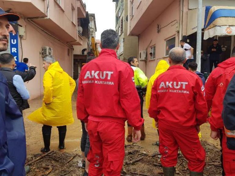 Giresun’da sağanak; dere taştı, evleri su bastı