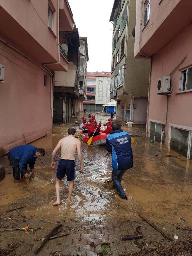 Giresun’da sağanak; dere taştı, evleri su bastı