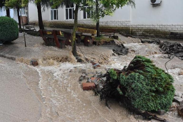 Karadeniz- Akdeniz yolunda heyelan