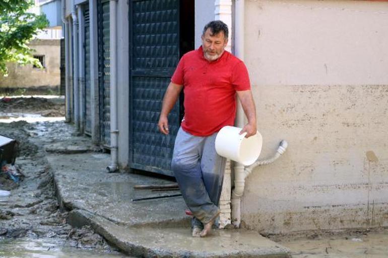 Selin vurduğu Devrekte temizlik ve hasar tespiti başladı