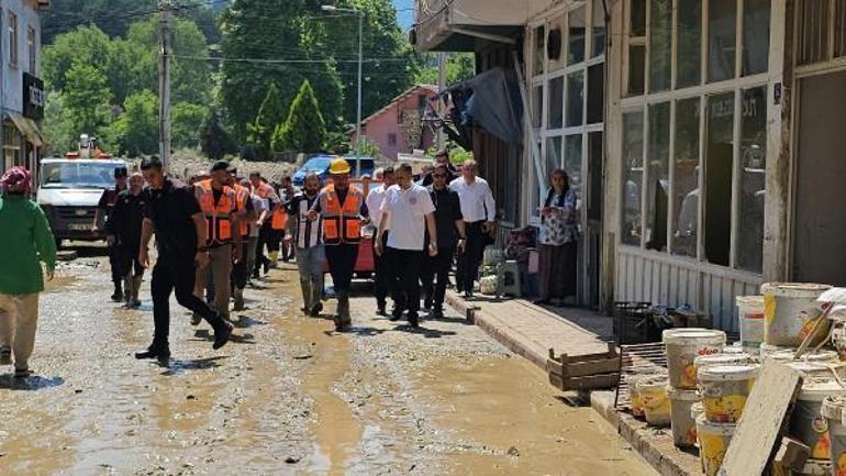 Bakan Yerlikayadan Zonguldakta selin vurduğu bölgelerde inceleme