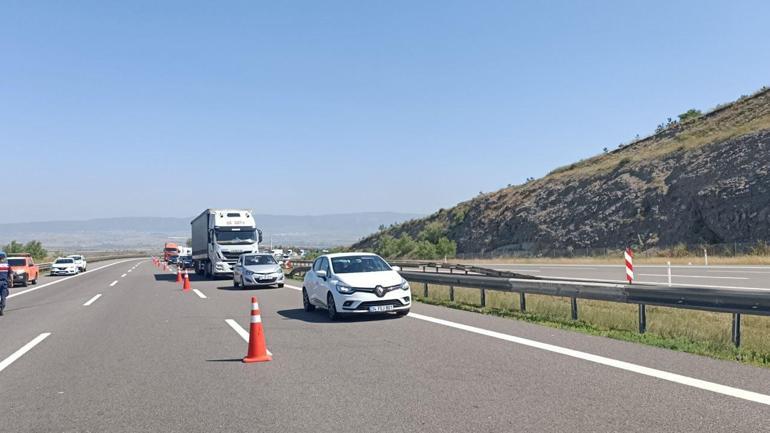 Bolu TEM geçişinde 2 hafif ticari araç çarpıştı: 9 yaralı