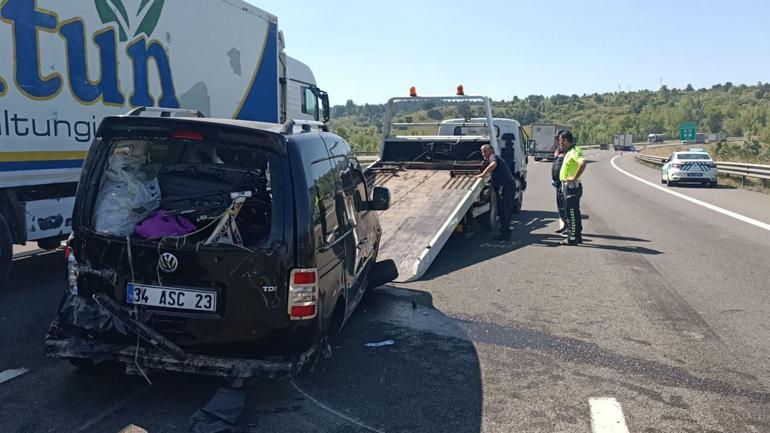 Bolu TEM geçişinde 2 hafif ticari araç çarpıştı: 9 yaralı