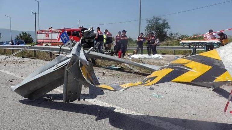 Bariyerlere çarpan otomobilin sürücüsü öldü