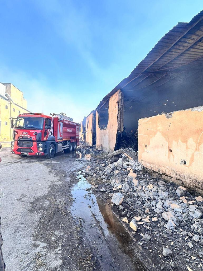Diyarbakırda çırçır fabrikasının deposu yandı; 110 milyon TLlik 1000 ton pamuk kül oldu