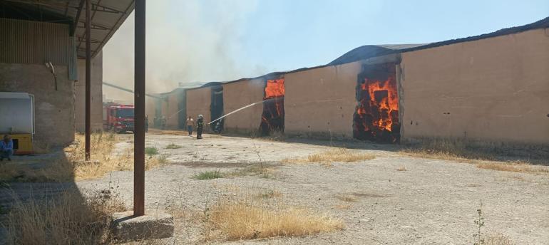 Diyarbakırda çırçır fabrikasının deposu yandı; 110 milyon TLlik 1000 ton pamuk kül oldu