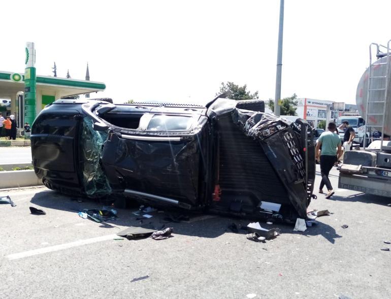 Bursada TIR, kırmızı ışıkta bekleyen 2 araca çaptı: 5 yaralı