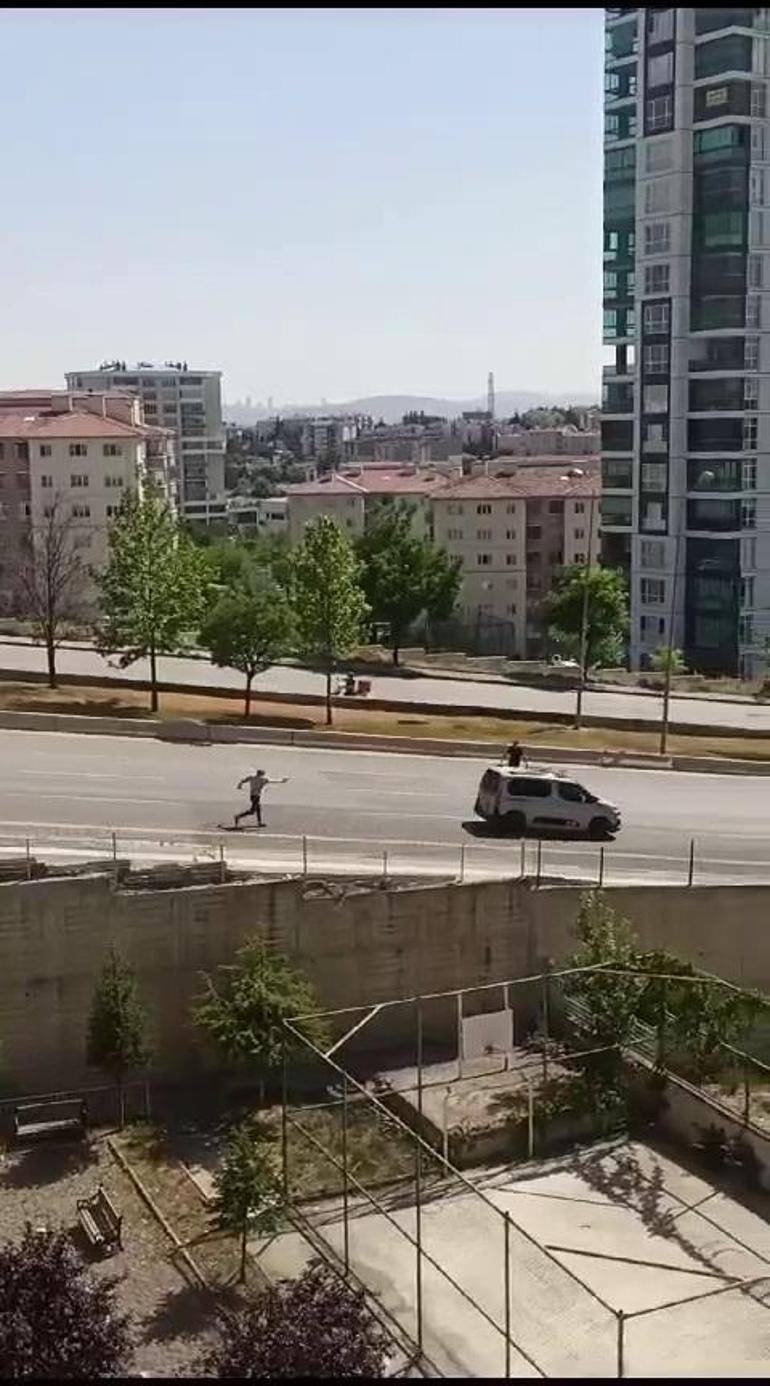 Akrabaların cadde ortasındaki silahlı borç- alacak kavgası kamerada