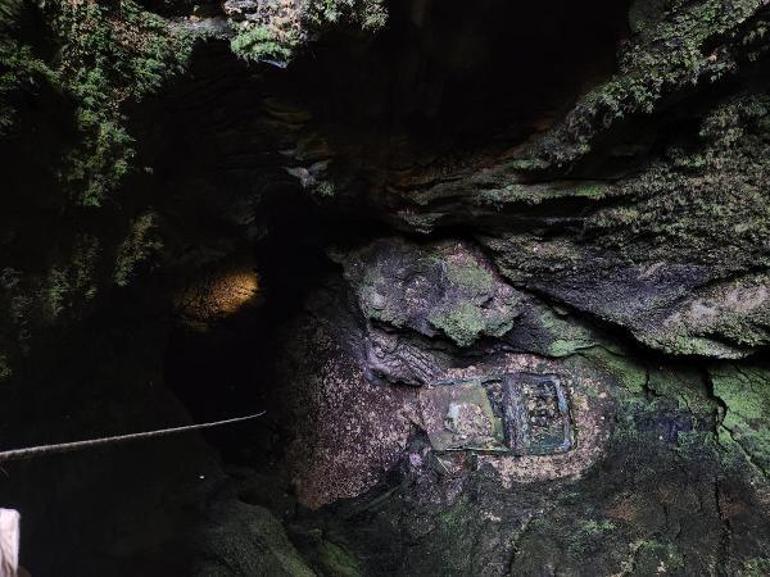 Mağarada bulunan Murat 124, Konya plakalı çıktı