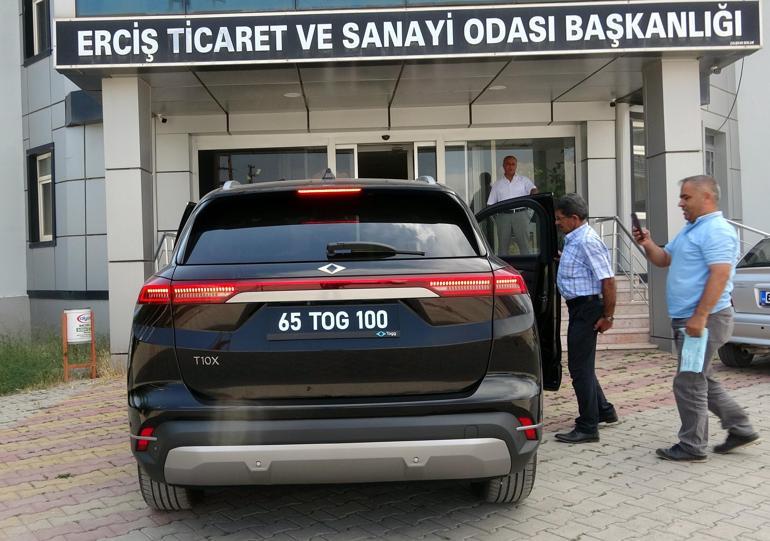 Ercişte yerli otomobil Togg ile il olmaya dikkat çektiler