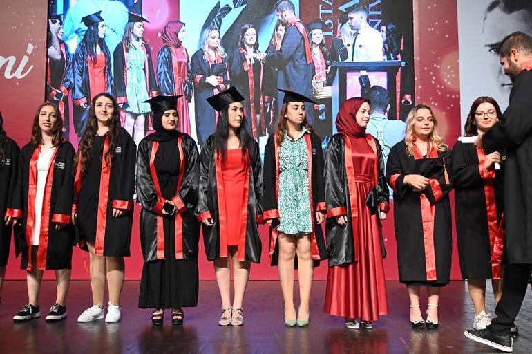 İstanbul Nişantaşı Üniversitesi’nde mezuniyet coşkusu