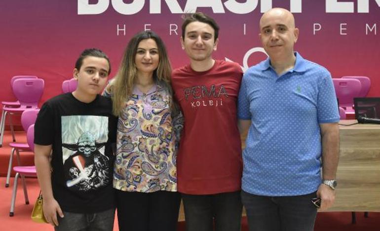 YKS sayısal 1incisi Namık Emre: Ülkeme faydalı bir birey olmayı hedefliyorum