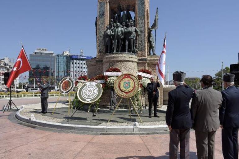 Kıbrıs Barış Harekatının 49uncu yılında Taksimde tören düzenlendi