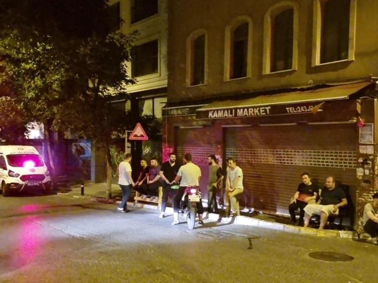 Beyoğlunda iki grup arasında silahlı kavga: 3 yaralı