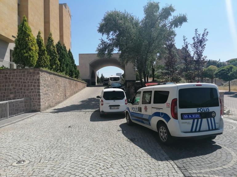 Danimarka’dan gelip, boşandığı eşi ile kızını otelin havuzunda öldürdü