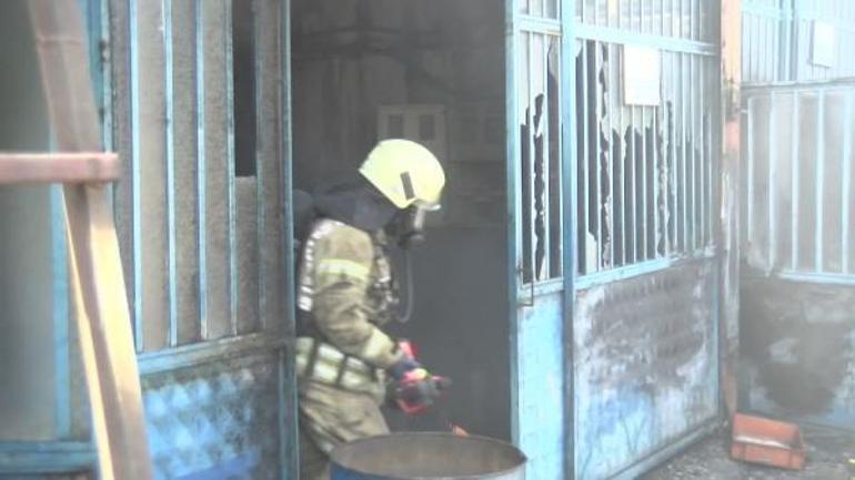 Başakşehirde sanayi sitesinde yangın