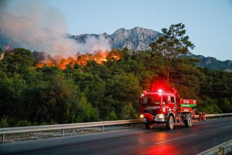 Kemerdeki orman yangınına havadan müdahale