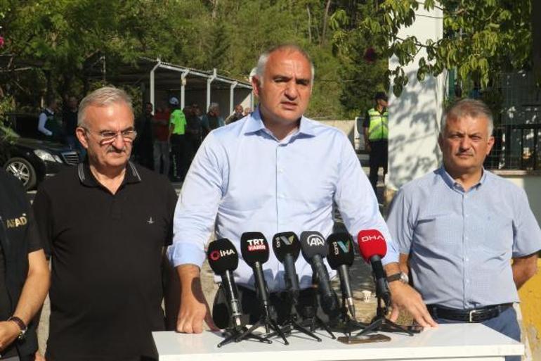 Kemerdeki orman yangınına havadan müdahale