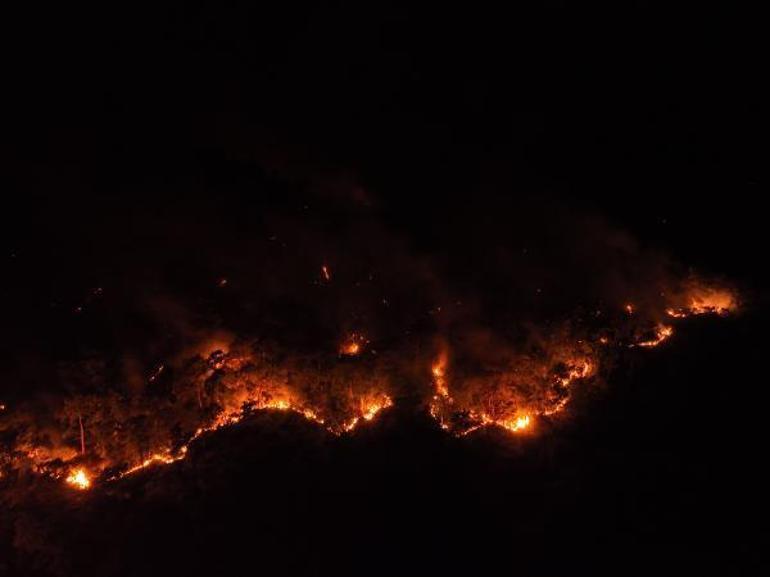 Kemerdeki orman yangınına havadan müdahale