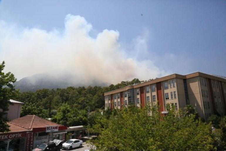Kemerdeki orman yangınına havadan müdahale