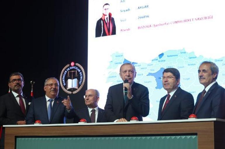 Erdoğan: Önceliklerimizin en başında Türkiyeyi darbe anayasasından kurtarmak var