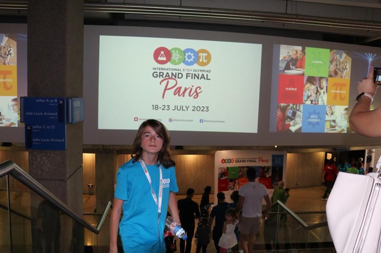 Maarif öğrencisi, bilimde dünya ikincisi oldu