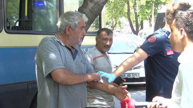 Ankarada freni boşalan dolmuş, site korkuluklarına çarptı: 6 yaralı