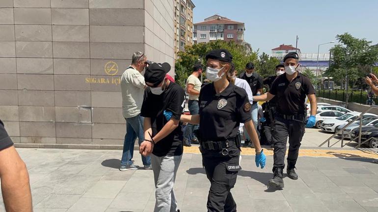 Kavgadan kaçmak için otomobile binen 3 kişinin tüfekle vurulmasında 15 şüpheli adliyede