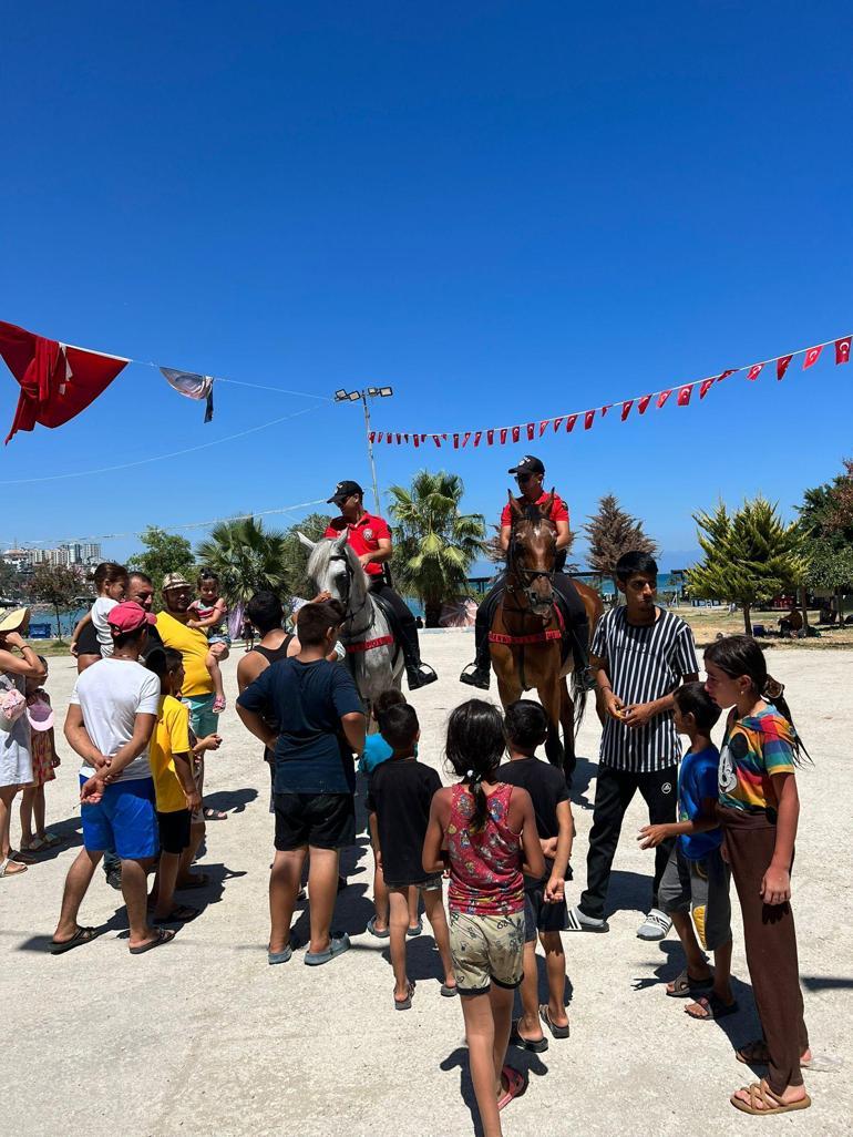 Adana sahilinde atlı polisle güvenlik önlemi