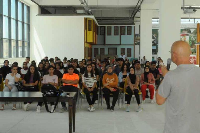 Prof. Dr. Bülent Yılmaz: Asla sahip olduğunuz yeteneklerin dışında bölüm yazmayın