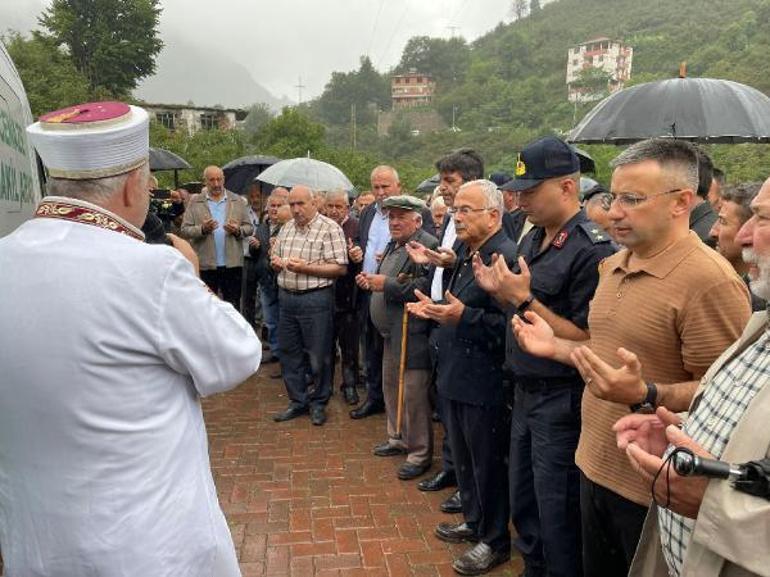 Dereye düştükten 14 gün sonra cesedi denizde bulunan kadın, toprağa verildi