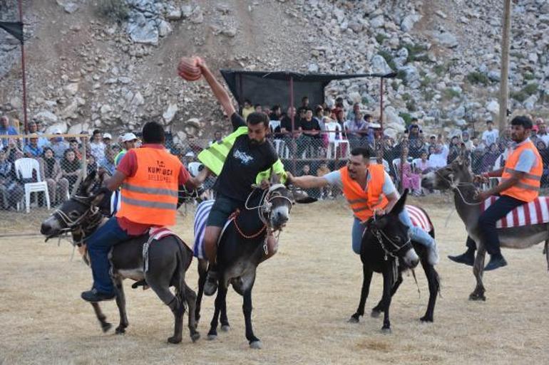 Eşek üzerinde Yörük futbolu