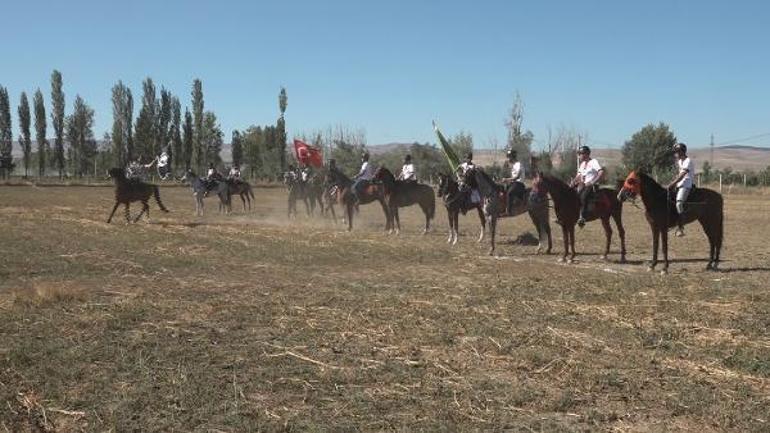 Eskişehirde ata sporlarından, atlı cirit ve atlı okçuluk etkinliği